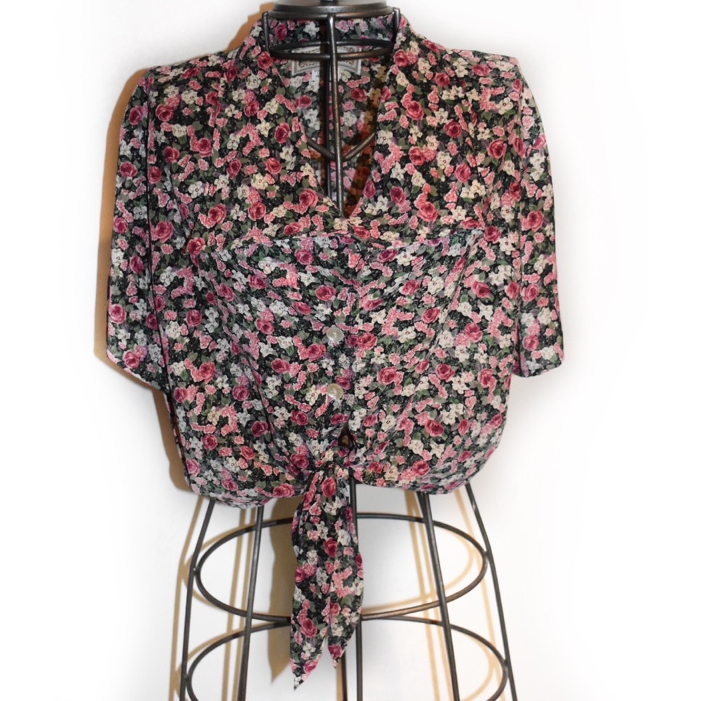 ✨Bonjour | vintage floral crop top size Large✨